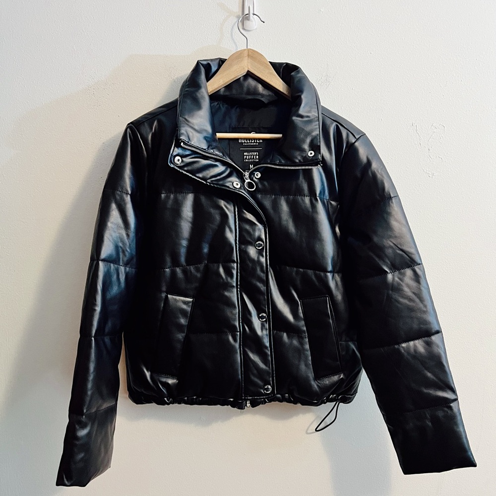 Hollister Women's Black Preppy Modern Puffer Jacket